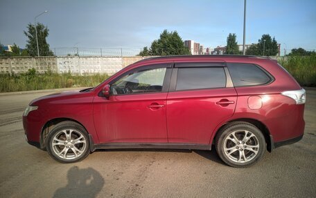 Mitsubishi Outlander III рестайлинг 3, 2013 год, 1 100 000 рублей, 7 фотография