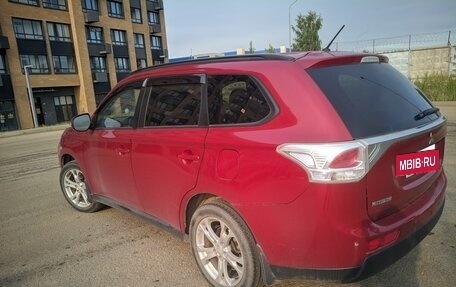 Mitsubishi Outlander III рестайлинг 3, 2013 год, 1 100 000 рублей, 5 фотография
