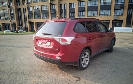 Mitsubishi Outlander III рестайлинг 3, 2013 год, 1 100 000 рублей, 4 фотография