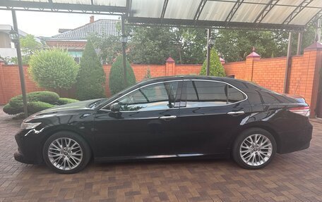 Toyota Camry, 2020 год, 3 000 000 рублей, 2 фотография