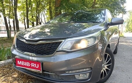 KIA Rio III рестайлинг, 2016 год, 975 000 рублей, 1 фотография