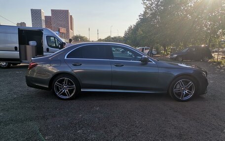 Mercedes-Benz E-Класс, 2019 год, 3 100 000 рублей, 7 фотография