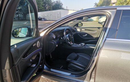 Mercedes-Benz E-Класс, 2019 год, 3 100 000 рублей, 10 фотография