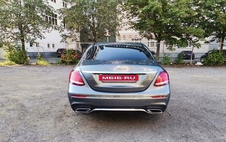 Mercedes-Benz E-Класс, 2019 год, 3 100 000 рублей, 5 фотография