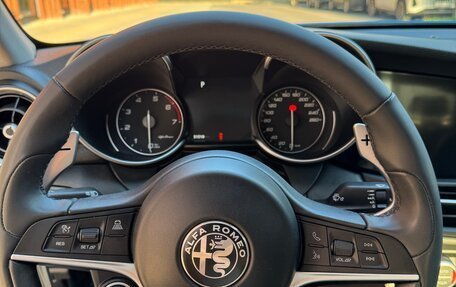Alfa Romeo Giulia II, 2017 год, 3 300 000 рублей, 13 фотография