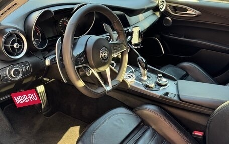 Alfa Romeo Giulia II, 2017 год, 3 300 000 рублей, 10 фотография