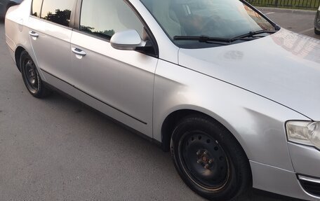 Volkswagen Passat B6, 2005 год, 550 000 рублей, 2 фотография