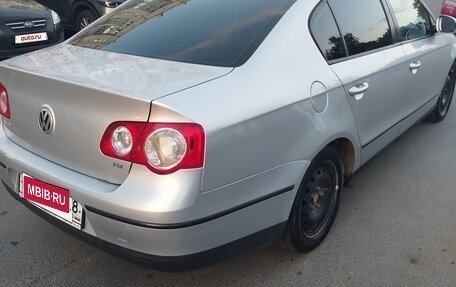 Volkswagen Passat B6, 2005 год, 550 000 рублей, 3 фотография