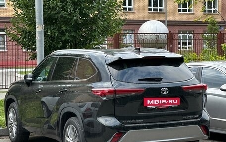 Toyota Highlander, 2024 год, 4 859 000 рублей, 3 фотография