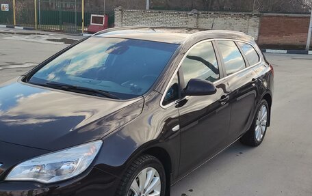 Opel Astra J, 2012 год, 680 000 рублей, 2 фотография