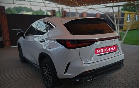 Lexus NX, 2022 год, 5 700 000 рублей, 2 фотография