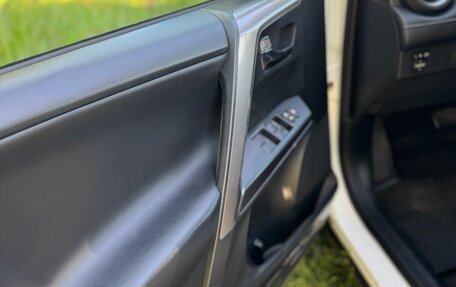 Toyota RAV4, 2017 год, 2 330 000 рублей, 6 фотография