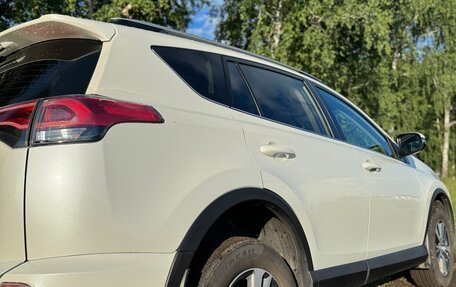 Toyota RAV4, 2017 год, 2 330 000 рублей, 12 фотография