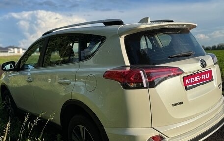 Toyota RAV4, 2017 год, 2 330 000 рублей, 13 фотография