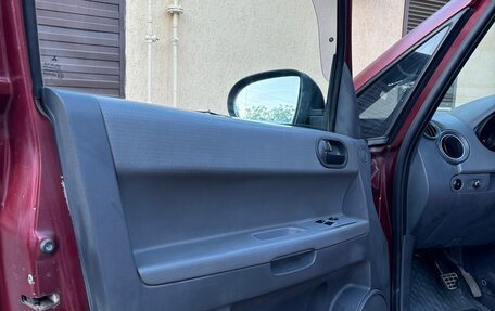 Mitsubishi Colt VI рестайлинг, 2006 год, 400 000 рублей, 8 фотография
