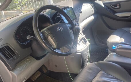 Hyundai Grand Starex Grand Starex I рестайлинг 2, 2013 год, 1 350 000 рублей, 21 фотография