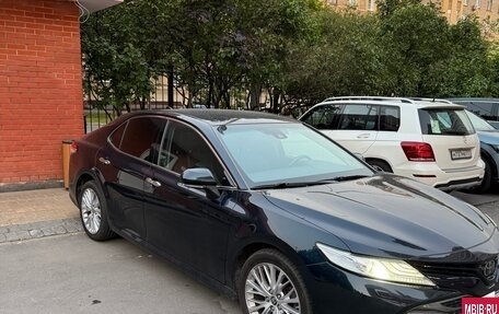 Toyota Camry, 2020 год, 3 000 000 рублей, 2 фотография