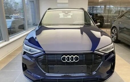 Audi e-tron I, 2020 год, 4 000 000 рублей, 8 фотография