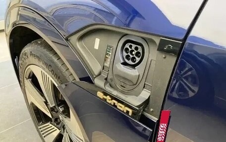 Audi e-tron I, 2020 год, 4 000 000 рублей, 3 фотография