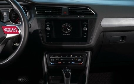 Volkswagen Tiguan II, 2021 год, 3 399 000 рублей, 23 фотография