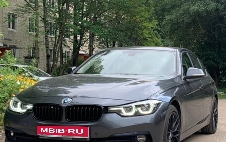 BMW 3 серия, 2018 год, 2 400 000 рублей, 1 фотография