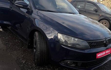 Volkswagen Jetta VI, 2011 год, 1 300 000 рублей, 3 фотография
