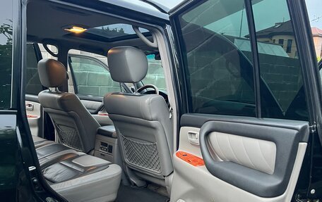 Toyota Land Cruiser 100 рестайлинг 2, 2005 год, 1 950 000 рублей, 5 фотография