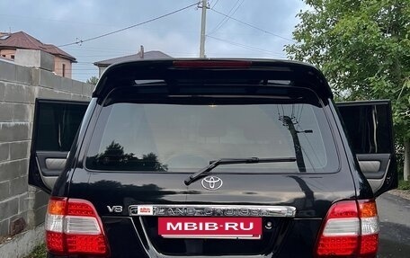 Toyota Land Cruiser 100 рестайлинг 2, 2005 год, 1 950 000 рублей, 8 фотография