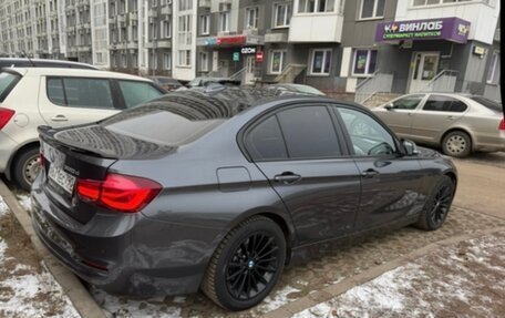 BMW 3 серия, 2018 год, 2 400 000 рублей, 3 фотография