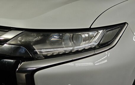 Mitsubishi Outlander III рестайлинг 3, 2015 год, 1 628 000 рублей, 10 фотография