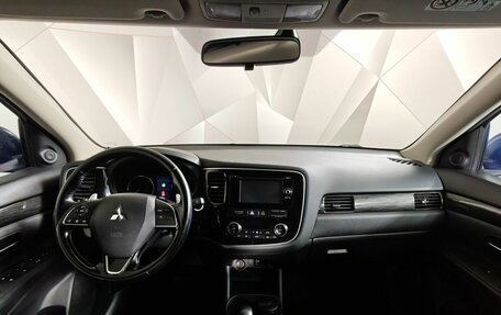 Mitsubishi Outlander III рестайлинг 3, 2015 год, 1 628 000 рублей, 14 фотография