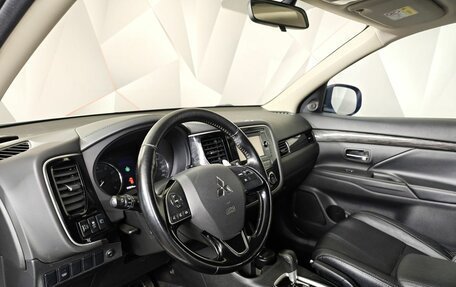 Mitsubishi Outlander III рестайлинг 3, 2015 год, 1 628 000 рублей, 19 фотография