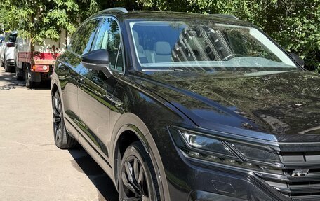 Volkswagen Touareg III, 2019 год, 4 558 000 рублей, 2 фотография