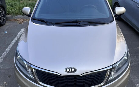 KIA Rio III рестайлинг, 2013 год, 900 000 рублей, 2 фотография