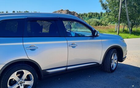Mitsubishi Outlander III рестайлинг 3, 2018 год, 2 150 000 рублей, 7 фотография