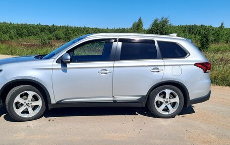 Mitsubishi Outlander III рестайлинг 3, 2018 год, 2 150 000 рублей, 4 фотография