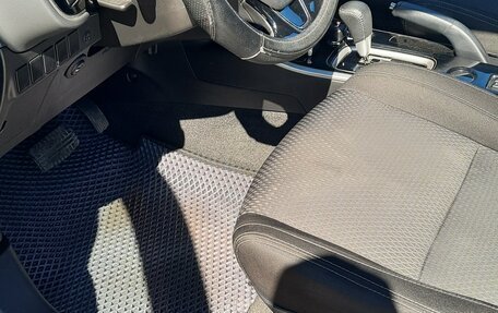 Mitsubishi Outlander III рестайлинг 3, 2018 год, 2 150 000 рублей, 11 фотография