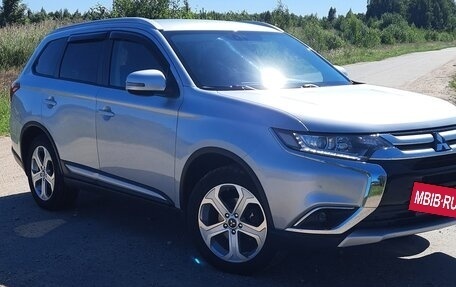 Mitsubishi Outlander III рестайлинг 3, 2018 год, 2 150 000 рублей, 8 фотография