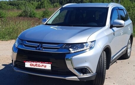 Mitsubishi Outlander III рестайлинг 3, 2018 год, 2 150 000 рублей, 2 фотография