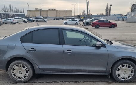 Volkswagen Jetta VI, 2013 год, 940 000 рублей, 2 фотография