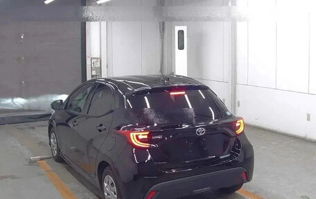 Toyota Yaris, 2021 год, 1 500 000 рублей, 5 фотография