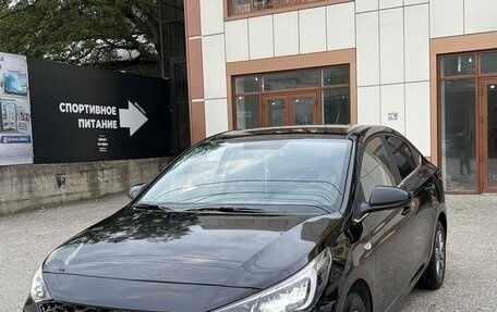 Hyundai Solaris II рестайлинг, 2022 год, 1 970 000 рублей, 2 фотография
