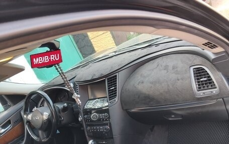 Infiniti QX70, 2014 год, 2 000 000 рублей, 7 фотография