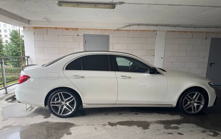 Mercedes-Benz E-Класс, 2018 год, 2 650 000 рублей, 3 фотография