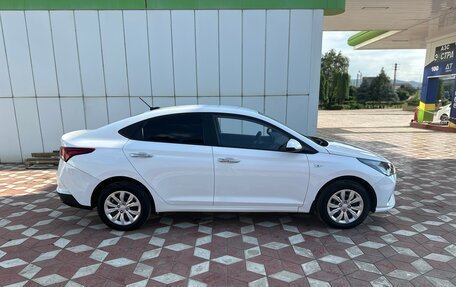 Hyundai Solaris II рестайлинг, 2021 год, 1 200 000 рублей, 7 фотография
