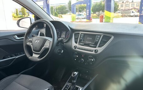 Hyundai Solaris II рестайлинг, 2021 год, 1 200 000 рублей, 15 фотография