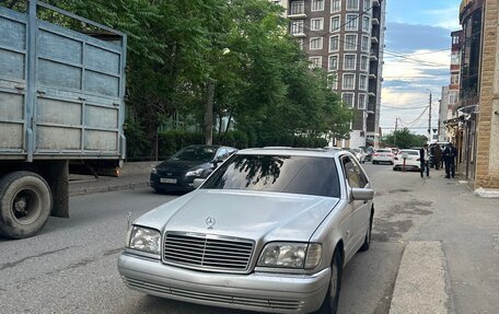 Mercedes-Benz S-Класс, 1998 год, 750 000 рублей, 2 фотография