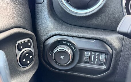 Jeep Wrangler, 2021 год, 4 950 000 рублей, 31 фотография