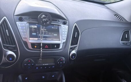 Hyundai ix35 I рестайлинг, 2013 год, 998 000 рублей, 6 фотография