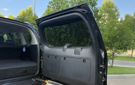 Toyota Land Cruiser Prado 150 рестайлинг 2, 2016 год, 4 175 000 рублей, 37 фотография